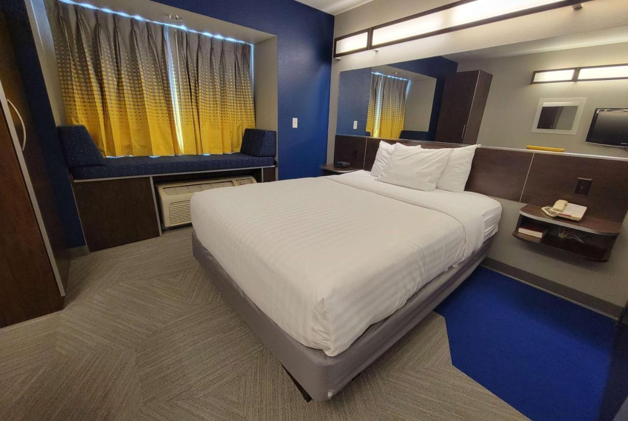 Microtel Inn & Suites By Wyndham Bluffs Council Bluffs Zewnętrze zdjęcie