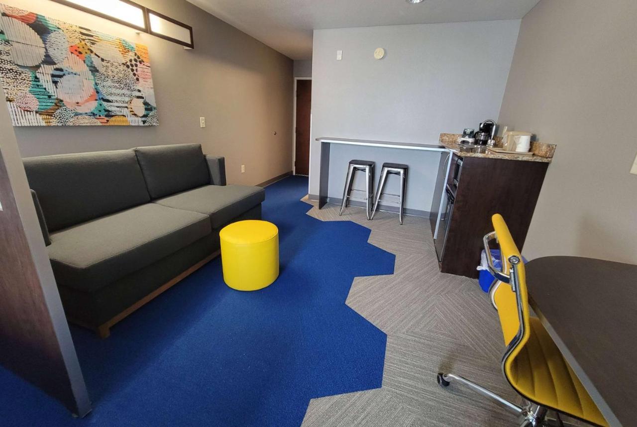 Microtel Inn & Suites By Wyndham Bluffs Council Bluffs Zewnętrze zdjęcie