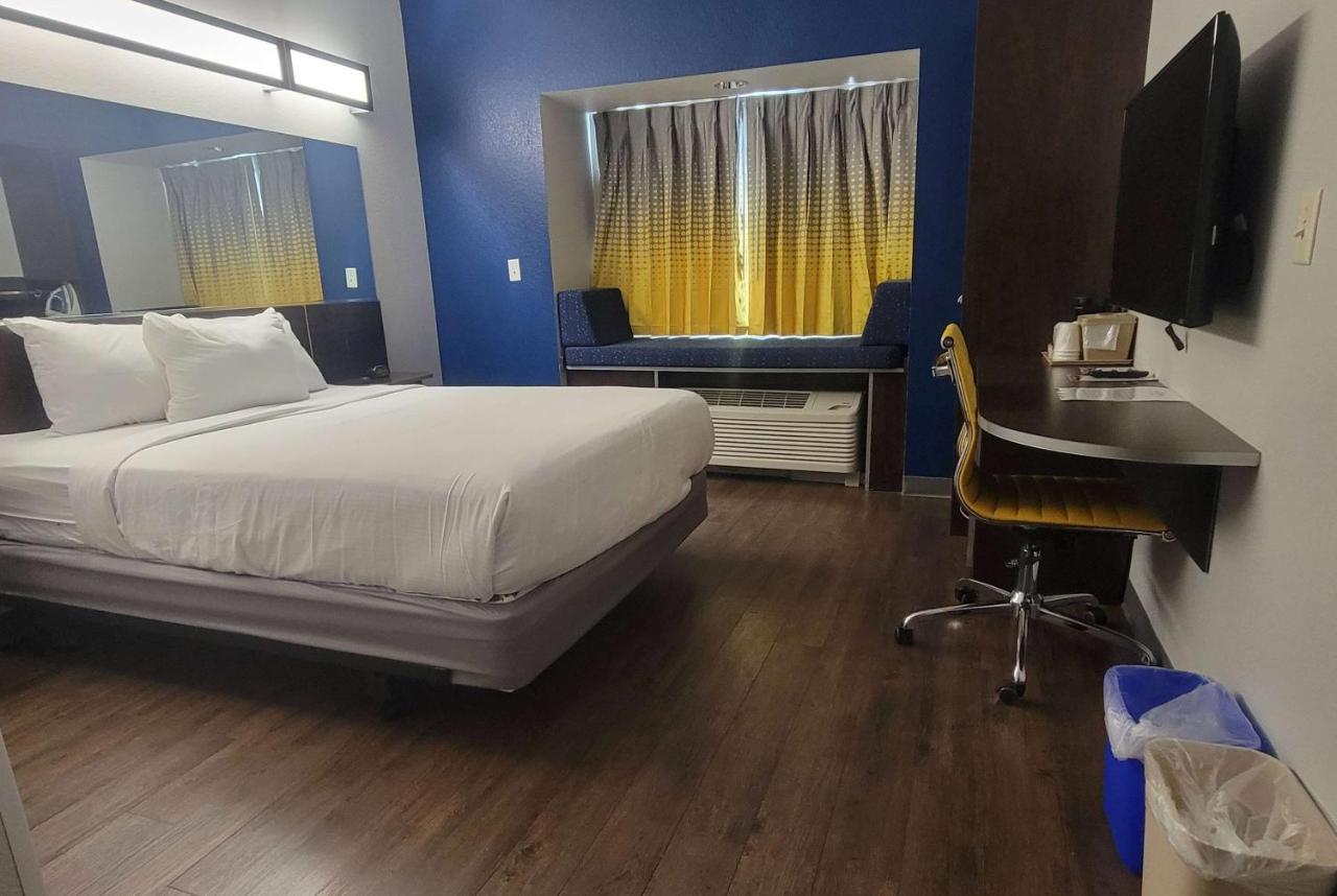 Microtel Inn & Suites By Wyndham Bluffs Council Bluffs Zewnętrze zdjęcie