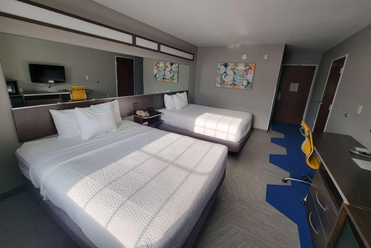 Microtel Inn & Suites By Wyndham Bluffs Council Bluffs Zewnętrze zdjęcie