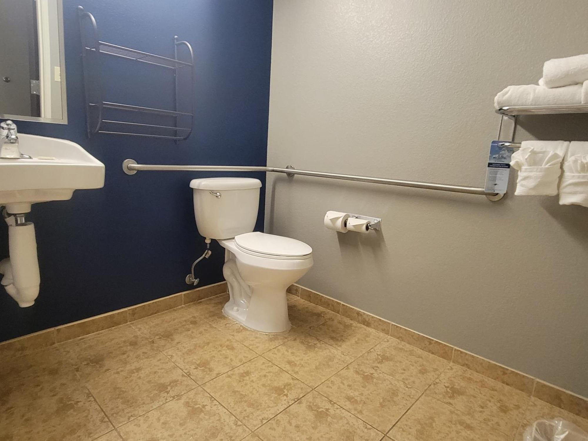 Microtel Inn & Suites By Wyndham Bluffs Council Bluffs Zewnętrze zdjęcie