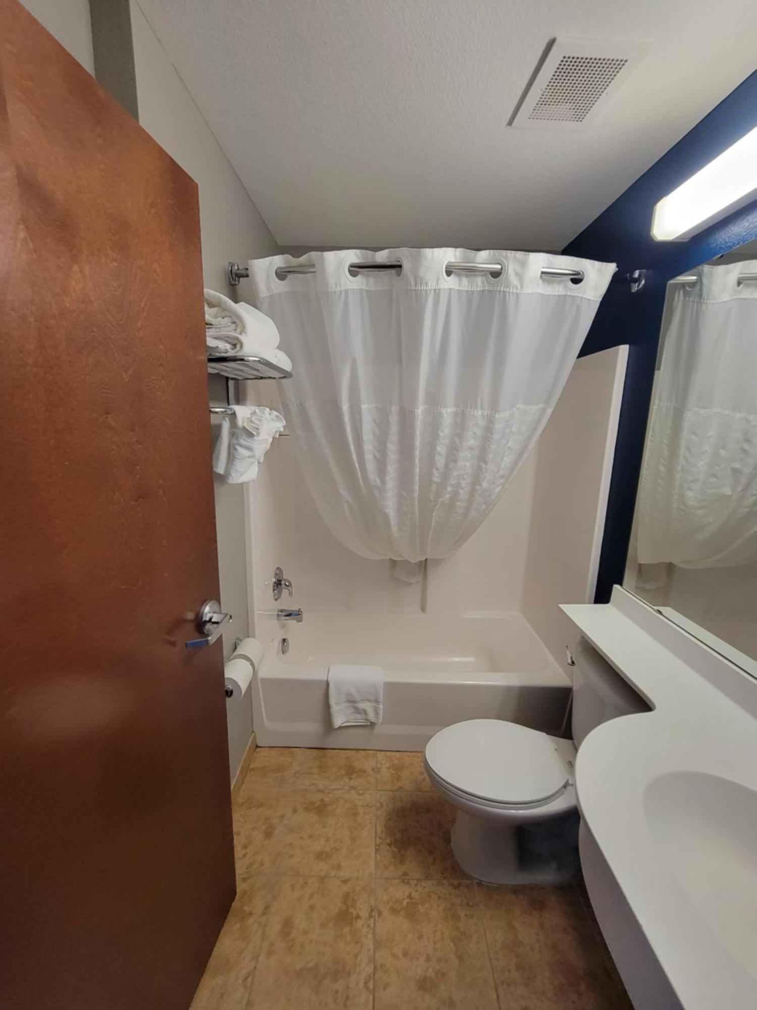 Microtel Inn & Suites By Wyndham Bluffs Council Bluffs Zewnętrze zdjęcie