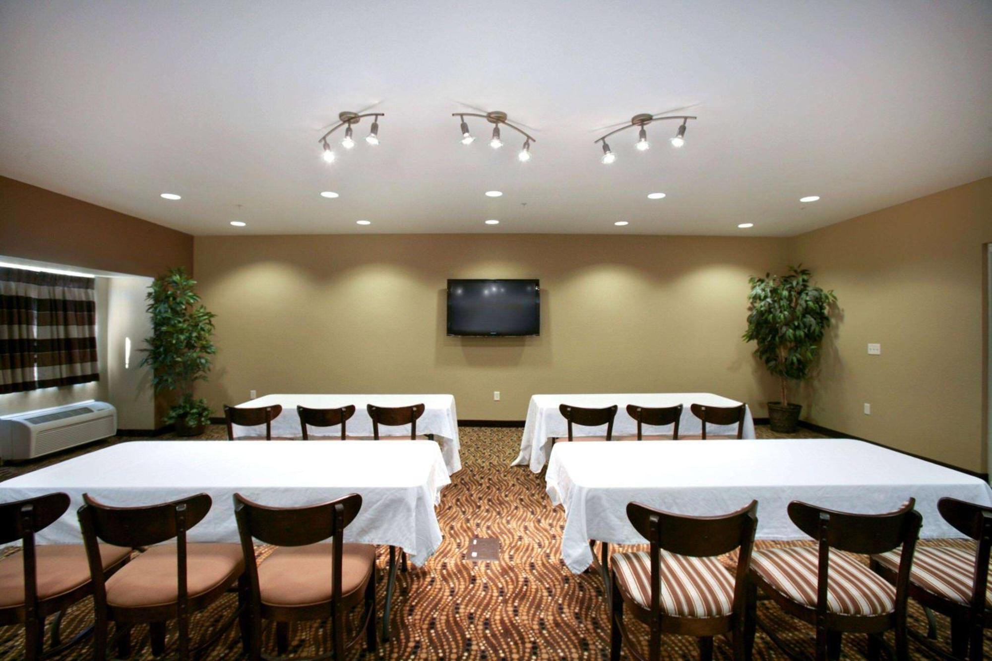 Microtel Inn & Suites By Wyndham Bluffs Council Bluffs Zewnętrze zdjęcie