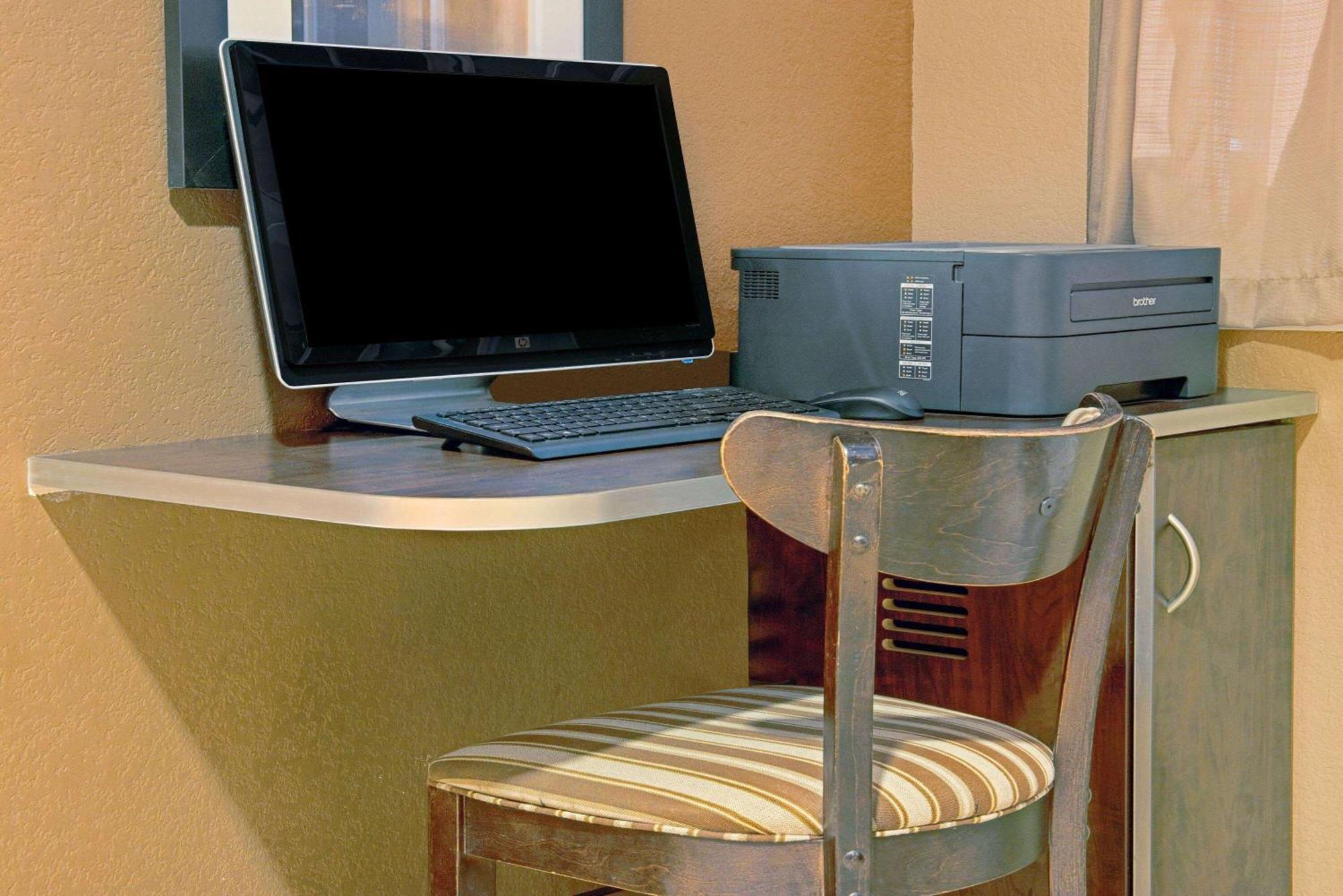 Microtel Inn & Suites By Wyndham Bluffs Council Bluffs Zewnętrze zdjęcie