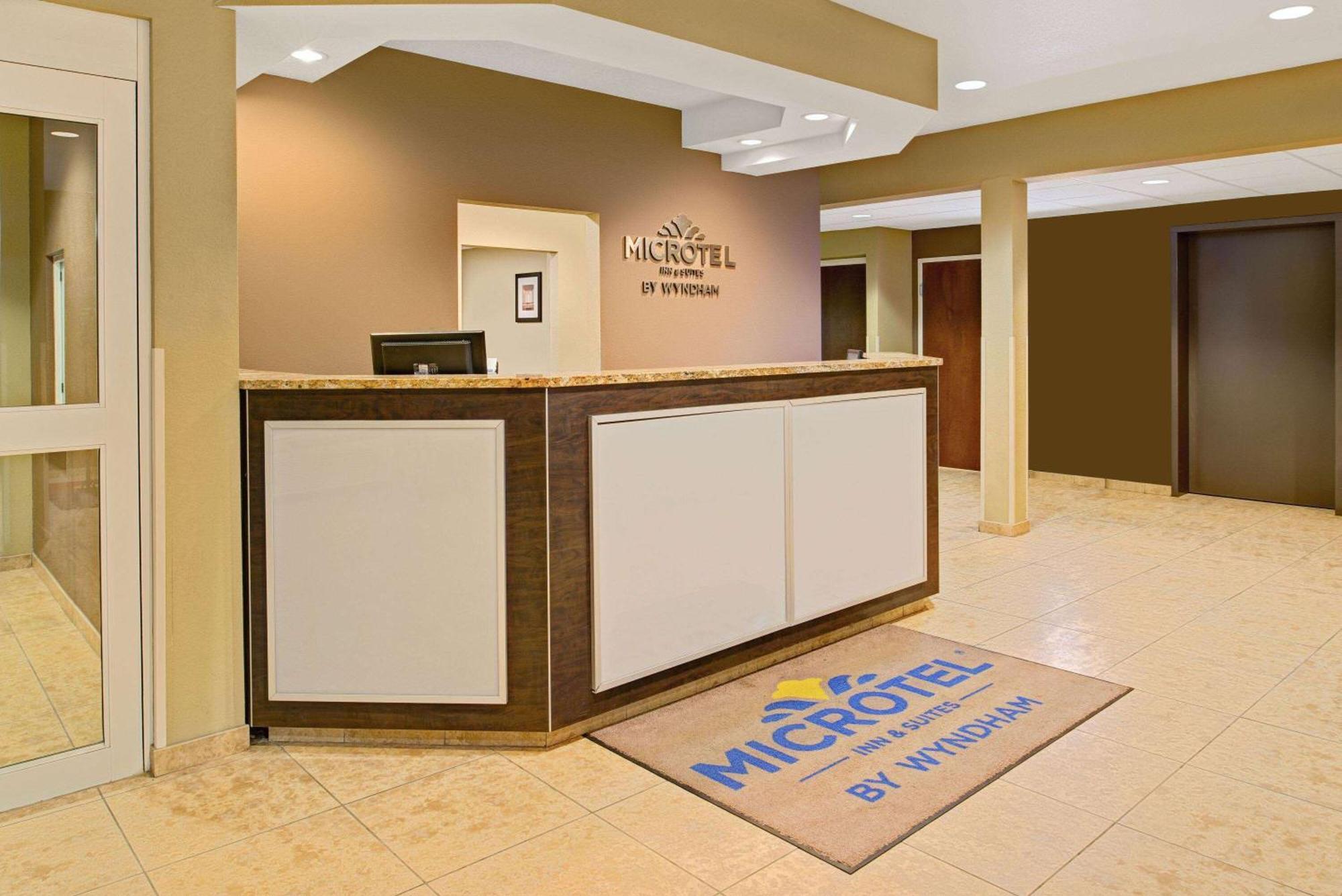 Microtel Inn & Suites By Wyndham Bluffs Council Bluffs Zewnętrze zdjęcie